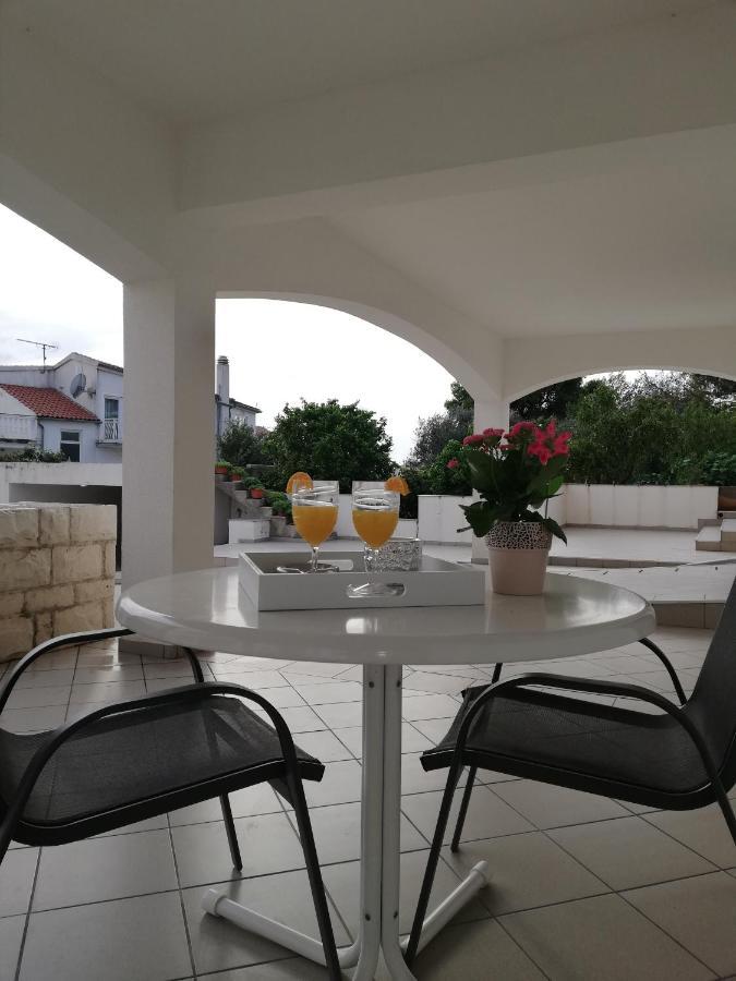 Apartmani Slavka Primošten Esterno foto