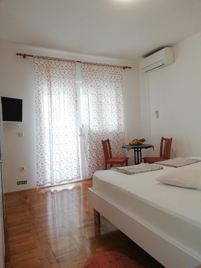 Apartmani Slavka Primošten Esterno foto