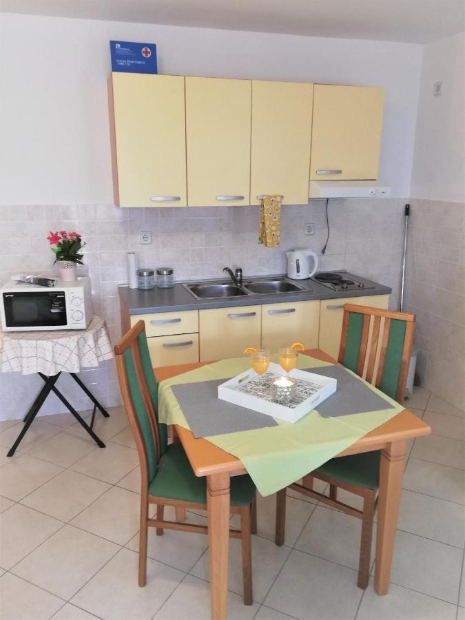 Apartmani Slavka Primošten Esterno foto