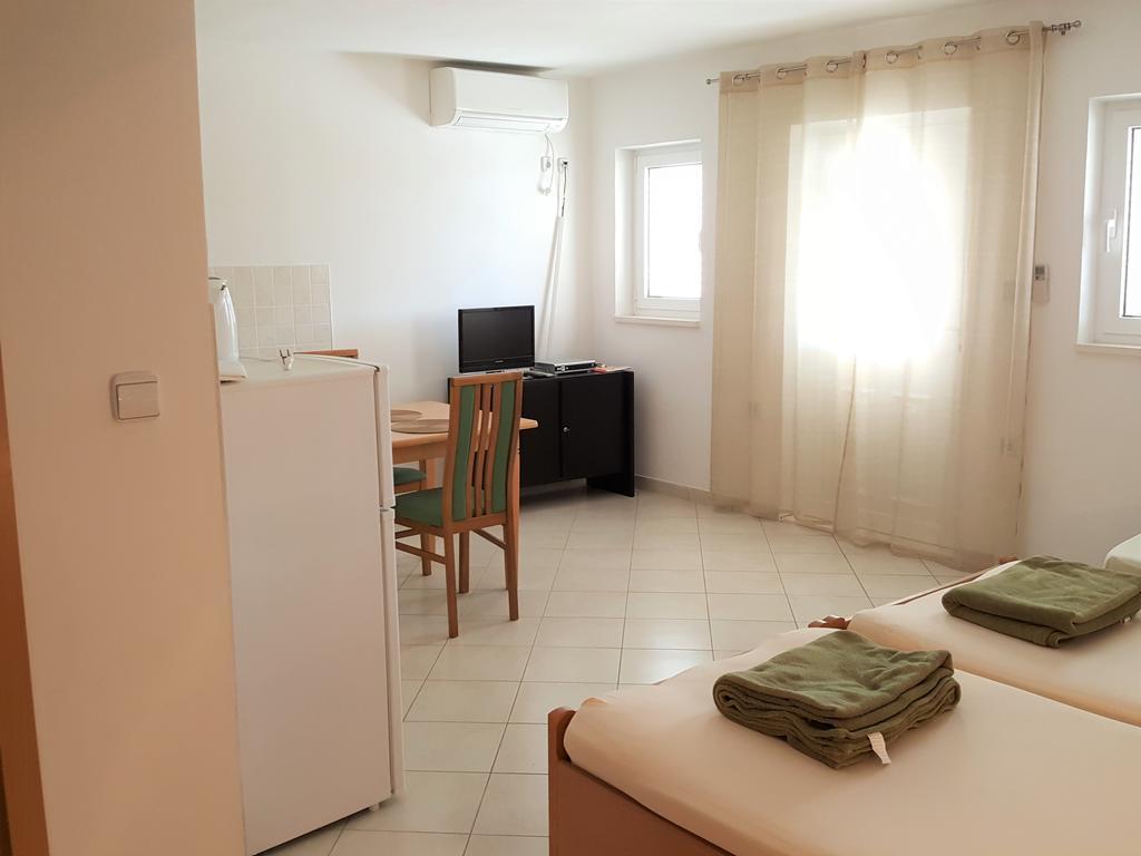 Apartmani Slavka Primošten Esterno foto