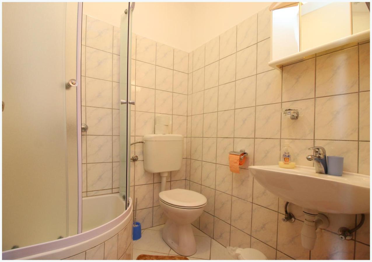 Apartmani Slavka Primošten Esterno foto